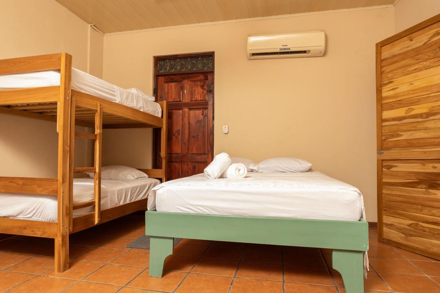 Hospedaje Papalotes Quepos Exterior photo