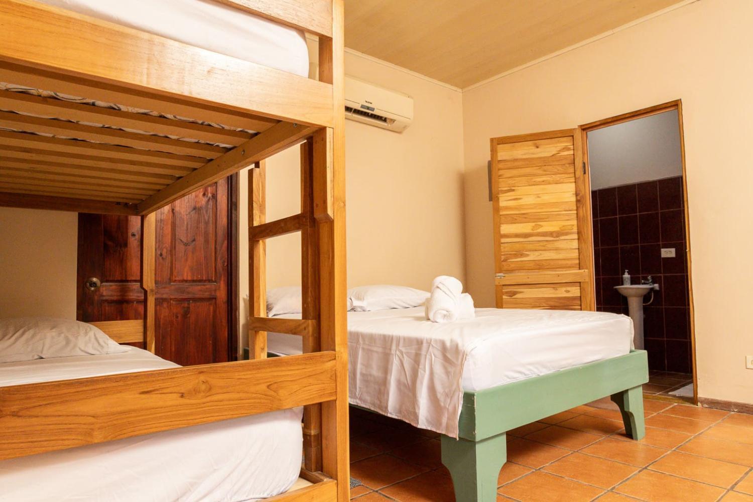 Hospedaje Papalotes Quepos Exterior photo